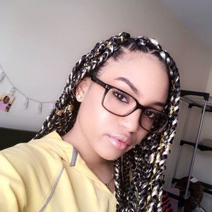 Meet your Posher, Briana